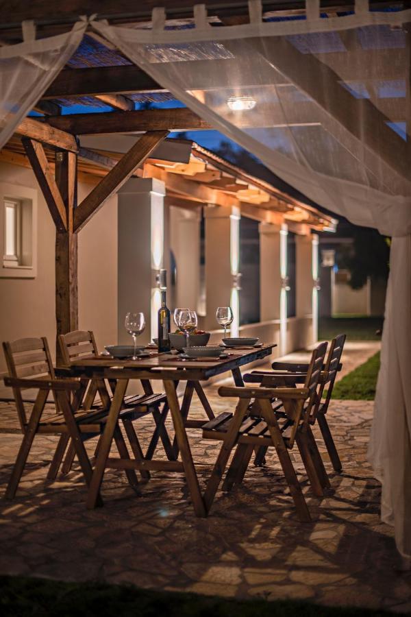 Villa Veneto Luxury Holidays Melíssia Dış mekan fotoğraf
